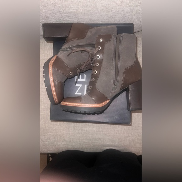 Nice casual booties. Great for the fall season. - Picture 4 of 6